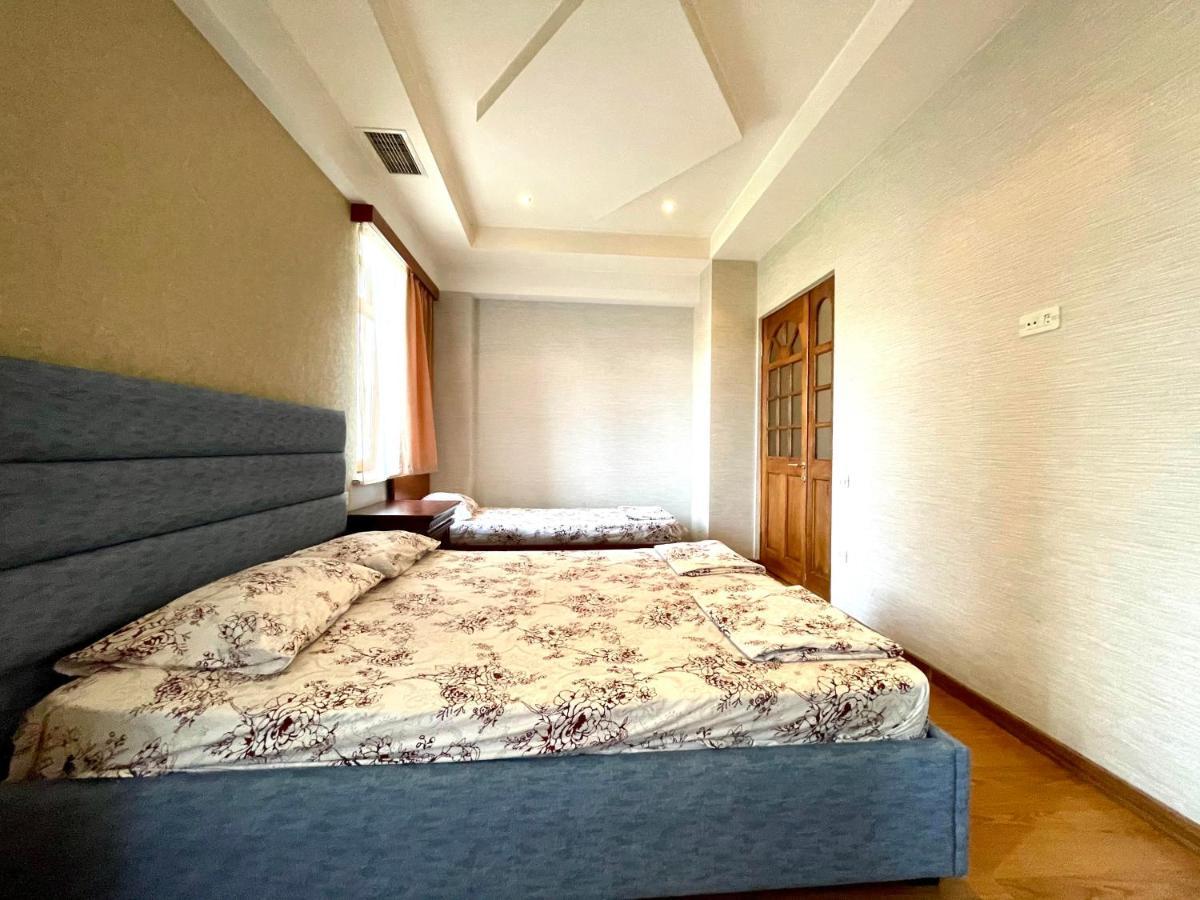Apartments Emili Yerevan Exterior photo