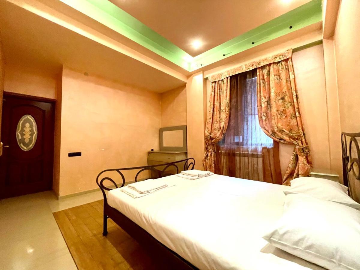 Apartments Emili Yerevan Exterior photo