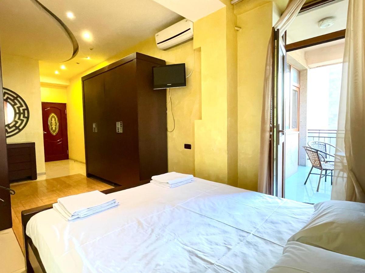 Apartments Emili Yerevan Exterior photo