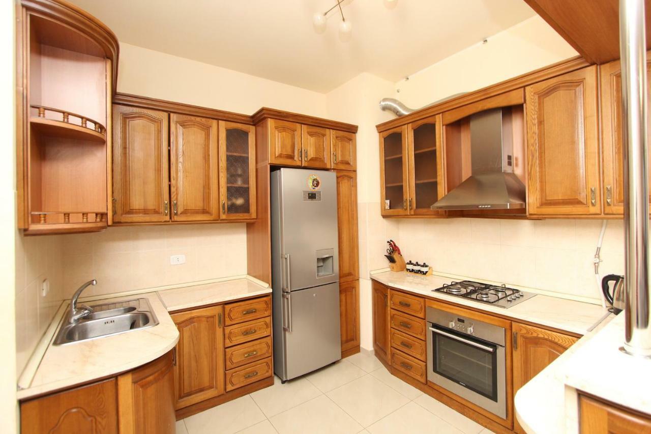 Apartments Emili Yerevan Exterior photo